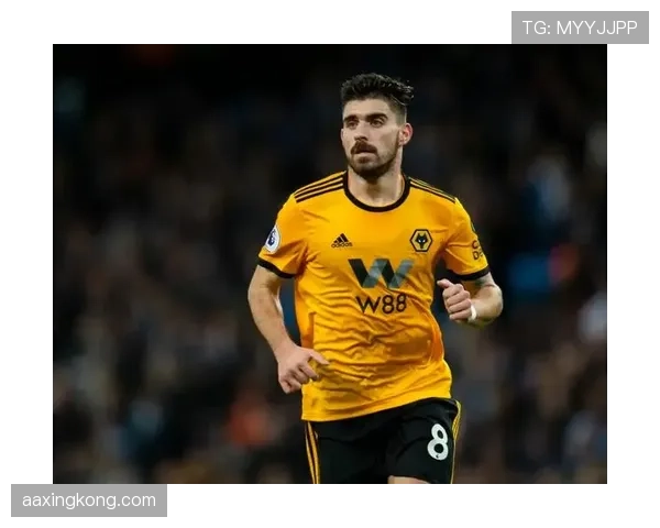 内维斯与布斯克茨：传统组织型后腰的战术功能与风格差异解析